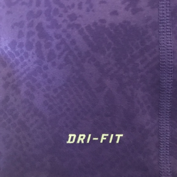 Nike Pro Run Shirt Purple Activewear Snakeskin XS - Picture 4 of 5
